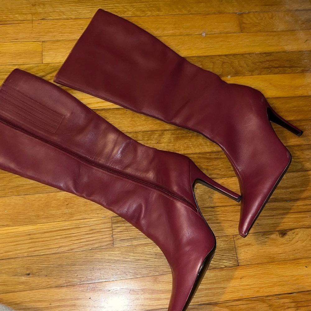 Pointed toe heel boots